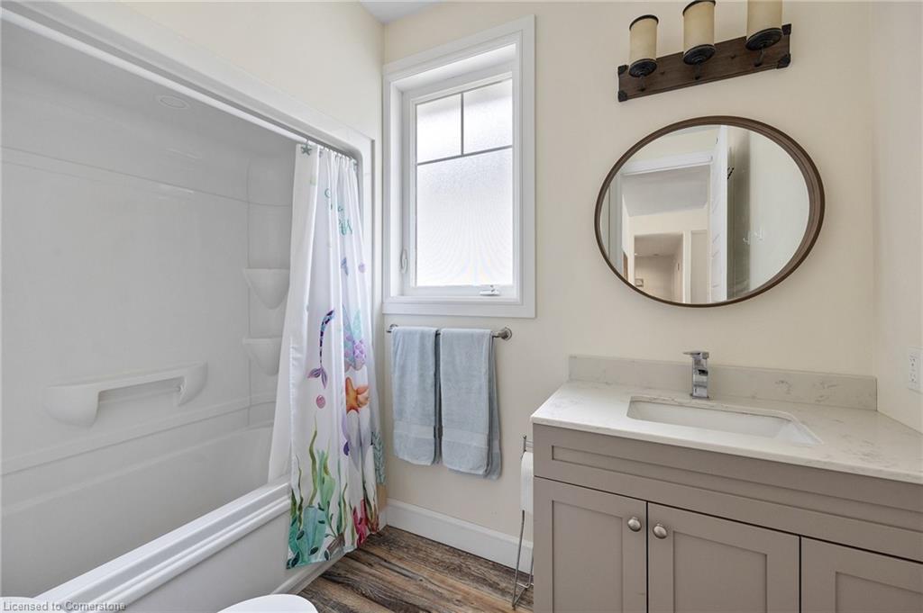 5 Fracas Court, Kingsville, ON - Indoor Photo Showing Bathroom