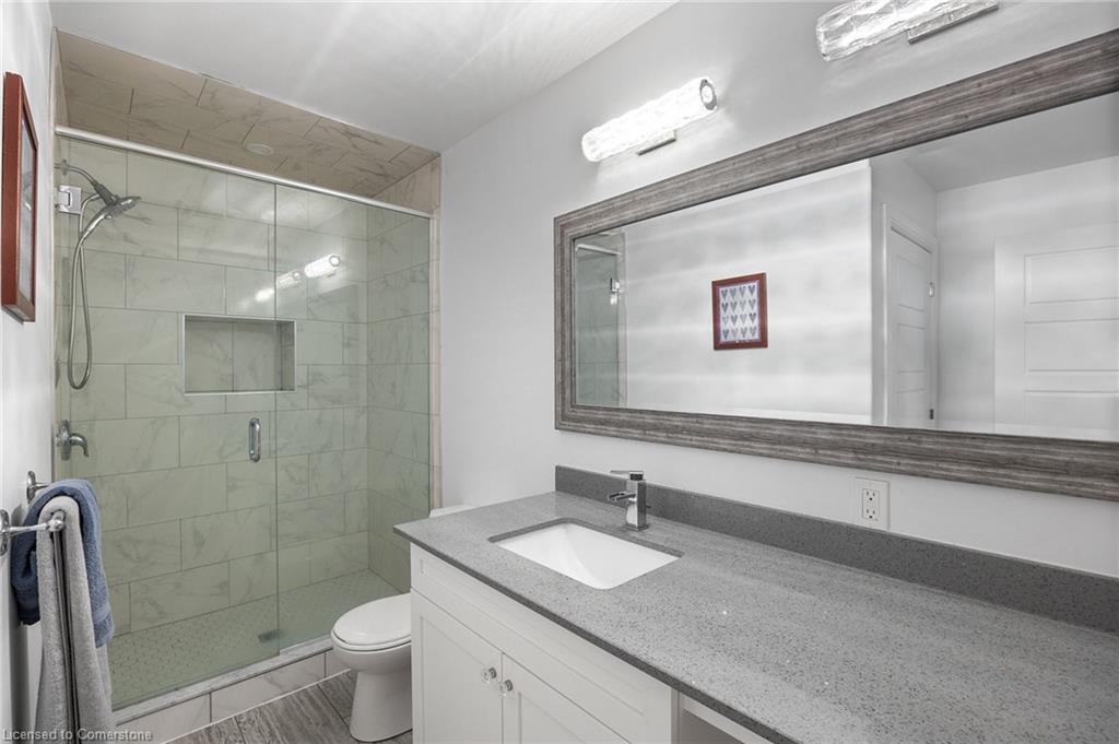 5 Fracas Court, Kingsville, ON - Indoor Photo Showing Bathroom