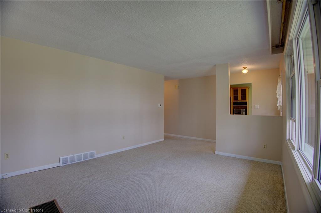 271 Forest Glen Crescent, Mount Forest, ON - Indoor Photo Showing Other Room