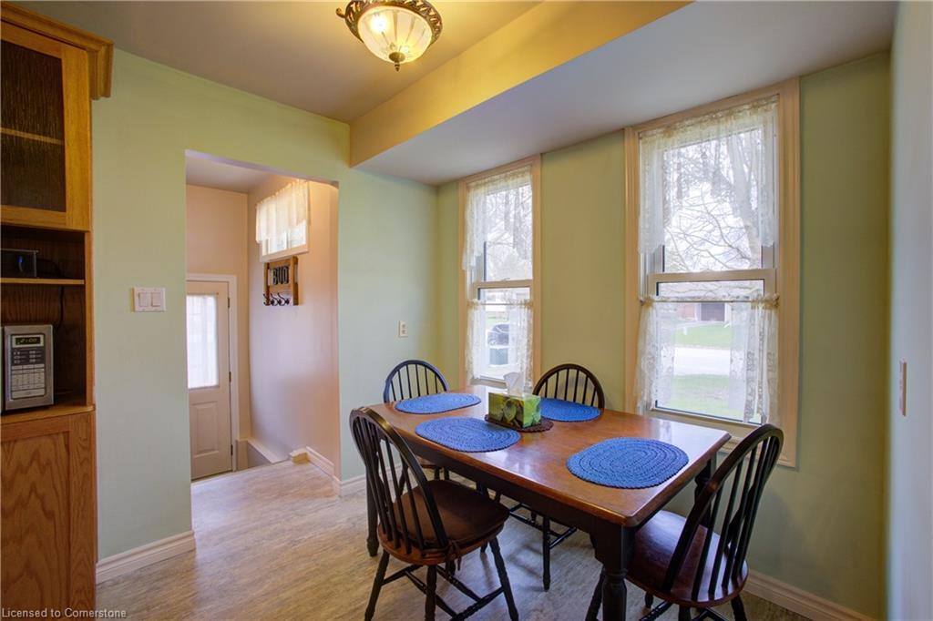 271 Forest Glen Crescent, Mount Forest, ON - Indoor Photo Showing Dining Room