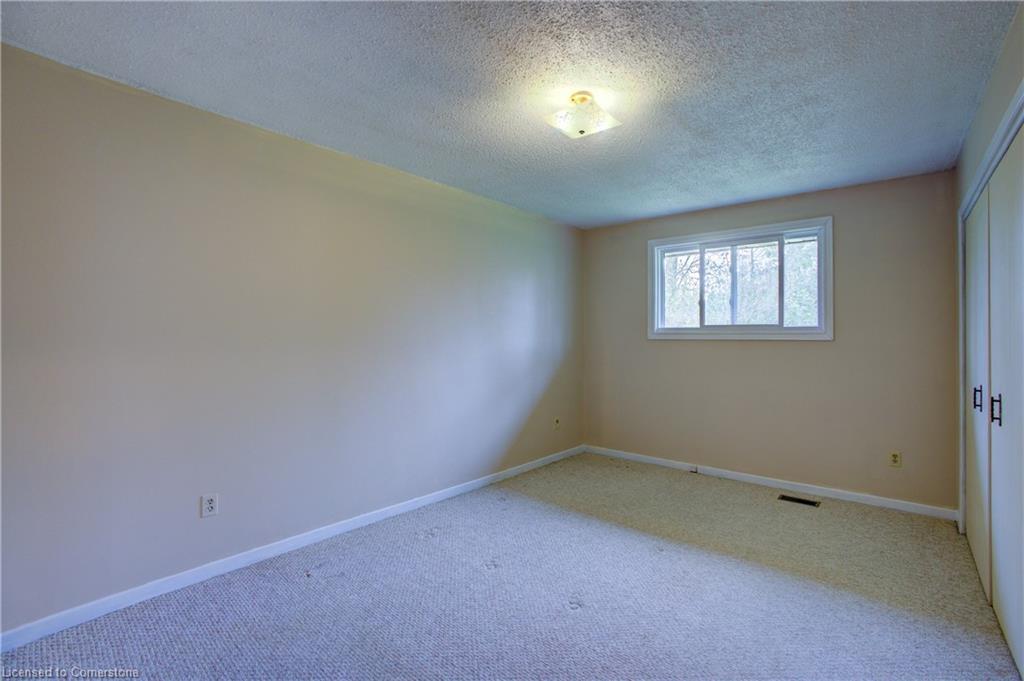 271 Forest Glen Crescent, Mount Forest, ON - Indoor Photo Showing Other Room