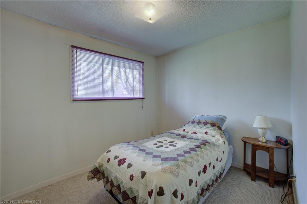 271 Forest Glen Crescent, Mount Forest, ON - Indoor Photo Showing Bedroom