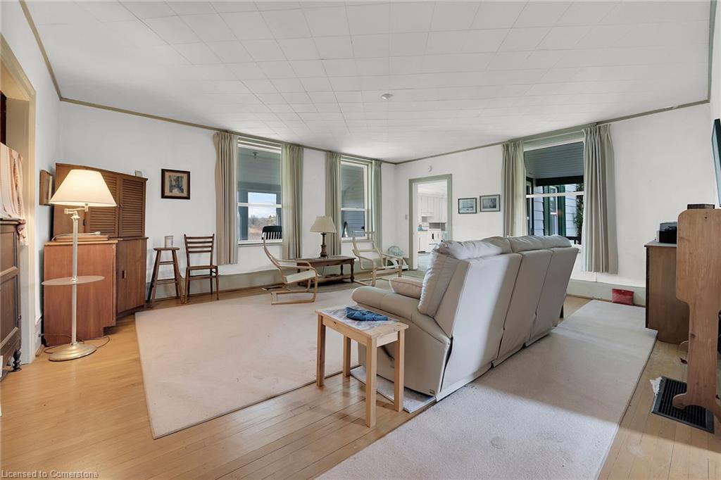 521 Baptist Church Road, Brantford, ON - Indoor Photo Showing Living Room