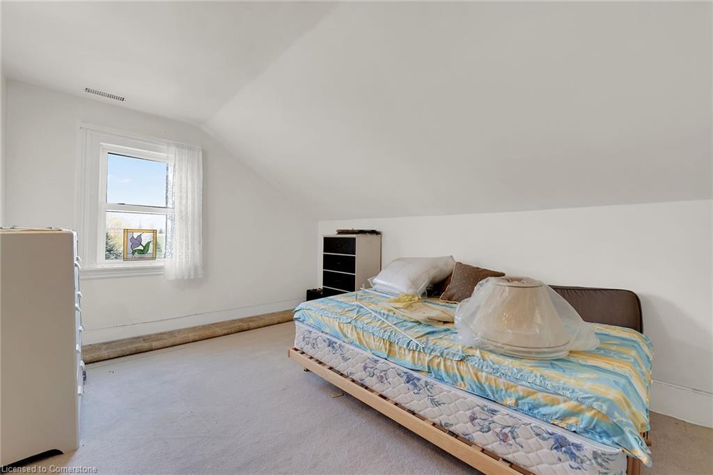 521 Baptist Church Road, Brantford, ON - Indoor Photo Showing Bedroom