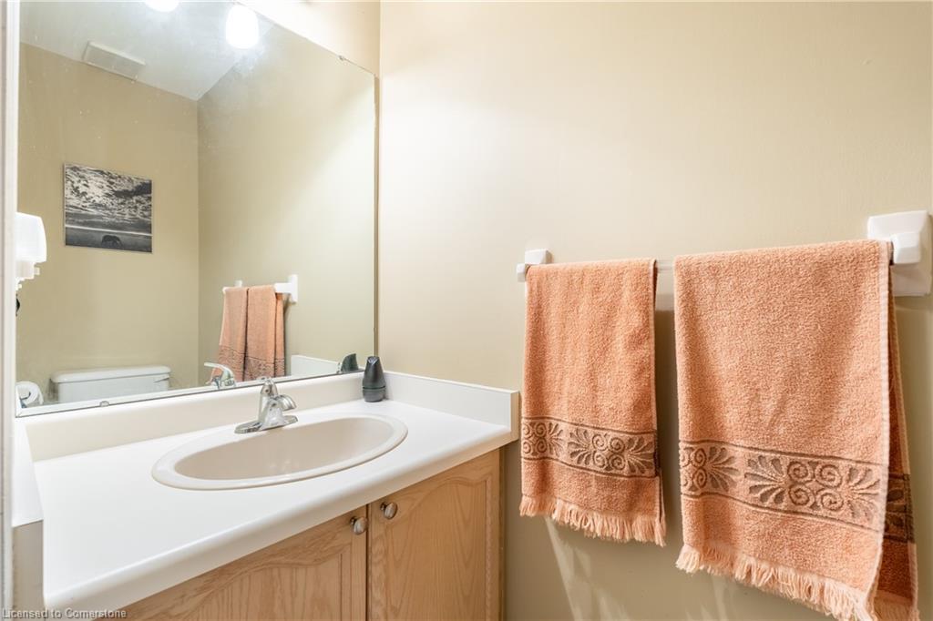 53 Myrtle Avenue, St. Catharines, ON - Indoor Photo Showing Bathroom