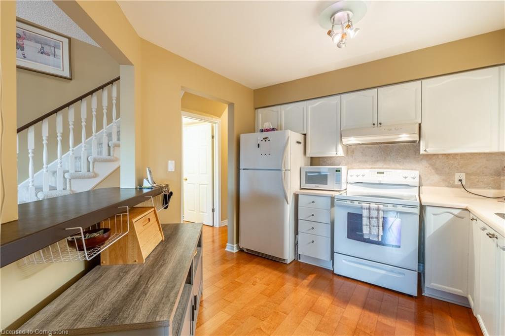 53 Myrtle Avenue, St. Catharines, ON - Indoor Photo Showing Kitchen