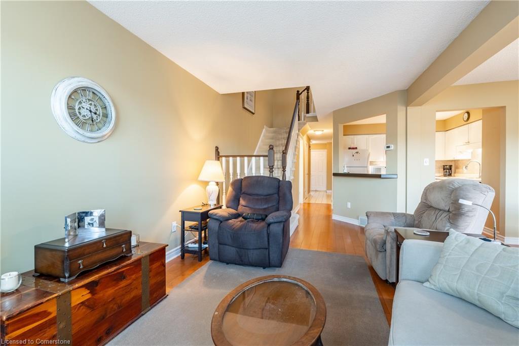 53 Myrtle Avenue, St. Catharines, ON - Indoor Photo Showing Living Room
