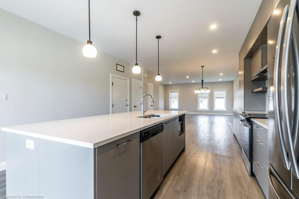 905-361 Quarter Town Line, Tillsonburg, ON - Indoor Photo Showing Kitchen With Stainless Steel Kitchen With Upgraded Kitchen