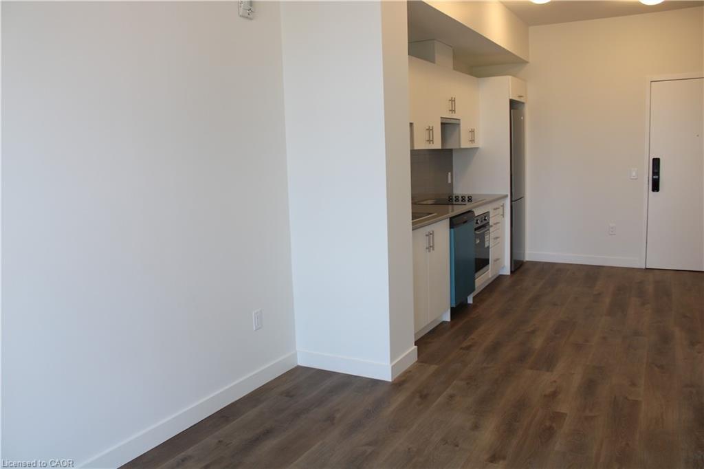 104-461 Green Road, Stoney Creek, ON - Indoor Photo Showing Kitchen