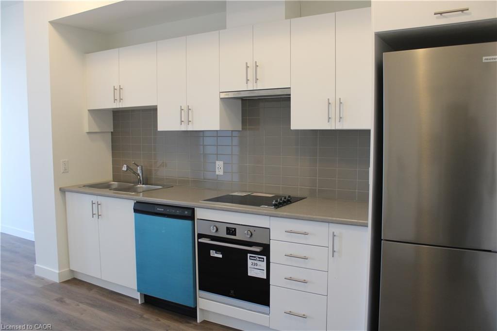 104-461 Green Road, Stoney Creek, ON - Indoor Photo Showing Kitchen