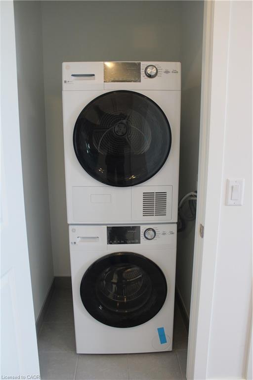 104-461 Green Road, Stoney Creek, ON - Indoor Photo Showing Laundry Room