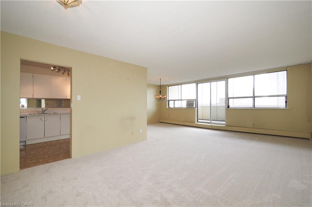 902-65 Westmount Road N, Waterloo, ON - Indoor