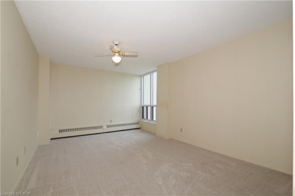 902-65 Westmount Road N, Waterloo, ON - Indoor Photo Showing Other Room