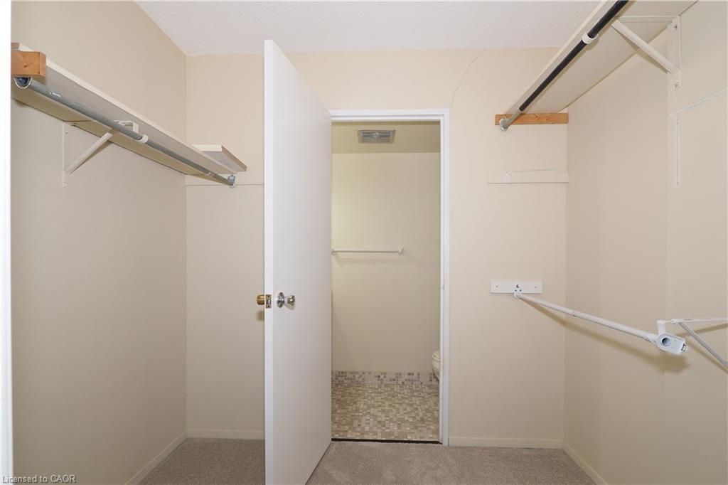 902-65 Westmount Road N, Waterloo, ON - Indoor With Storage