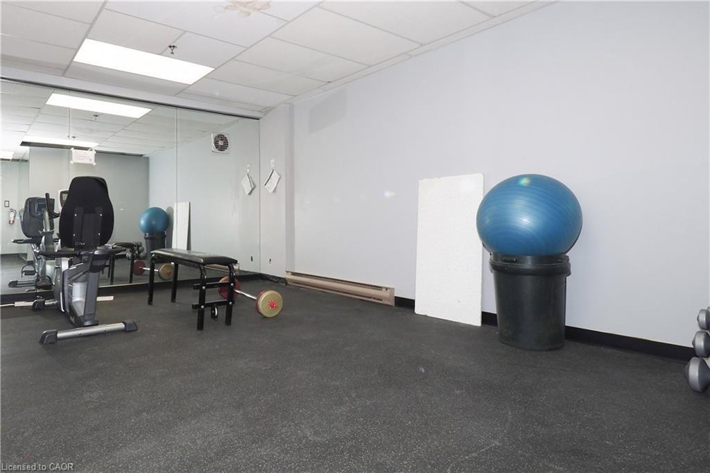 902-65 Westmount Road N, Waterloo, ON - Indoor Photo Showing Gym Room