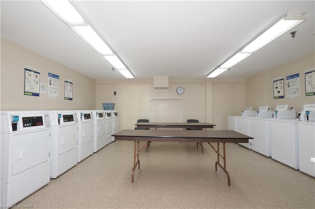 902-65 Westmount Road N, Waterloo, ON - Indoor Photo Showing Laundry Room