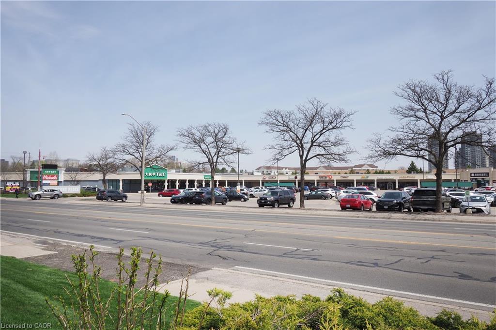 902-65 Westmount Road N, Waterloo, ON - Outdoor