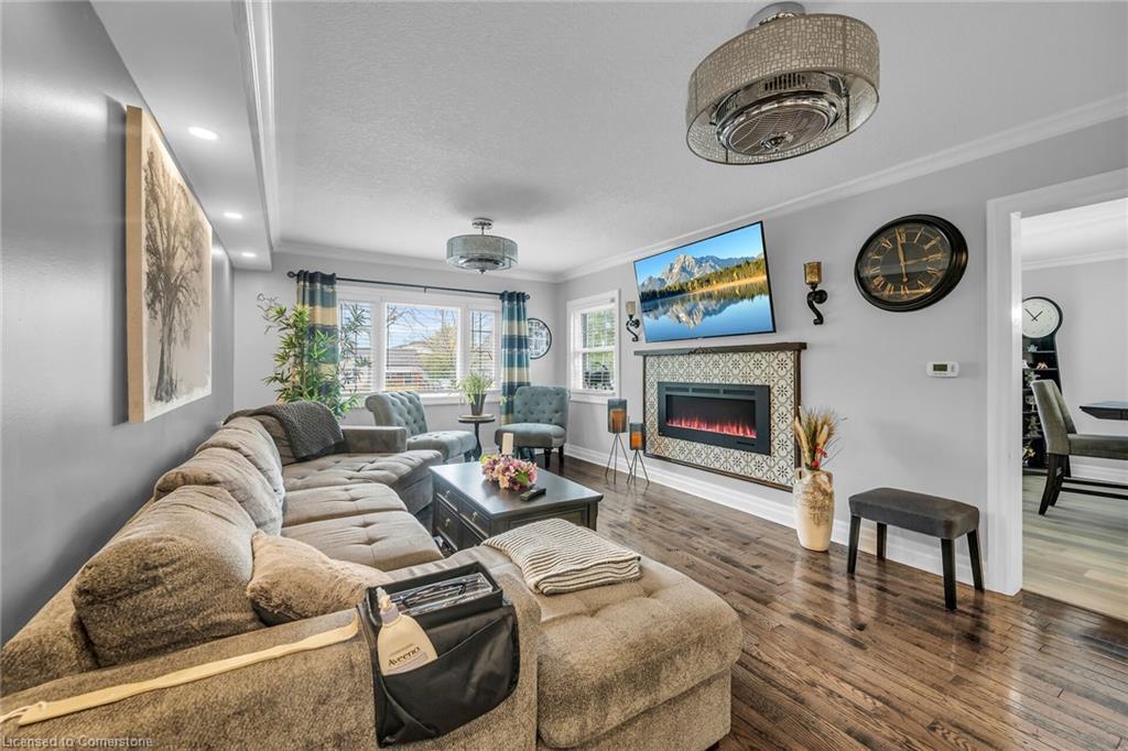 205 Sanatorium Road, Hamilton, ON - Indoor Photo Showing Living Room With Fireplace