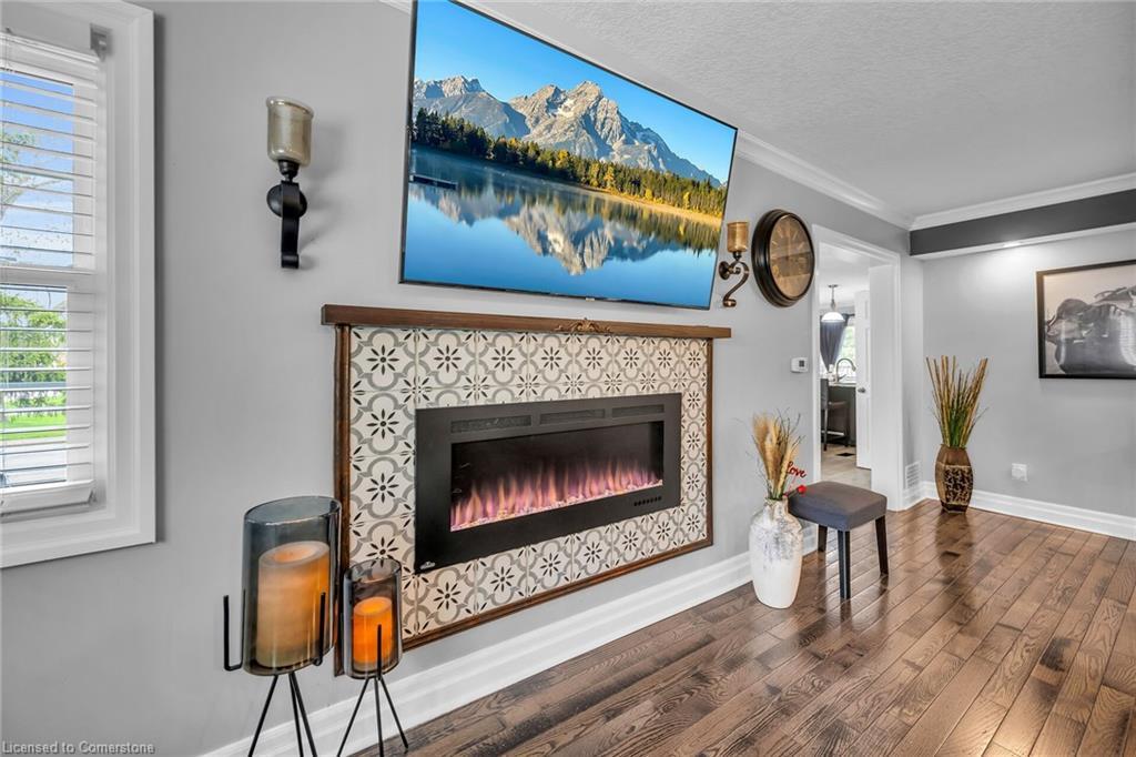 205 Sanatorium Road, Hamilton, ON - Indoor Photo Showing Living Room With Fireplace