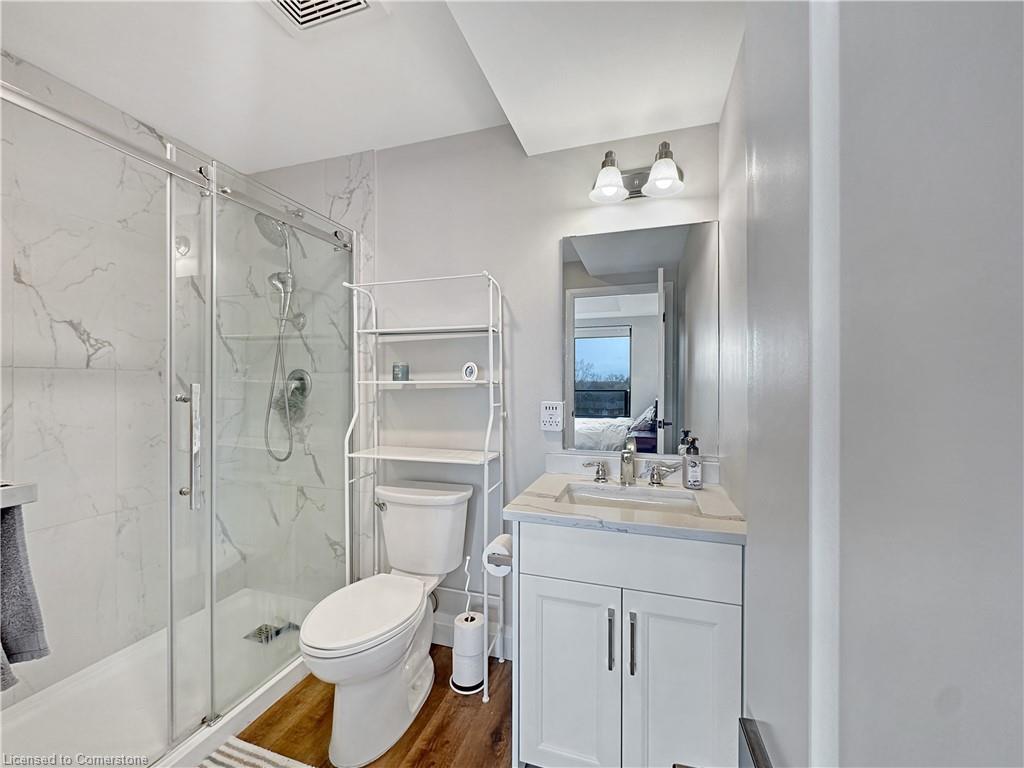 409-64 Main St N, Hagersville, ON - Indoor Photo Showing Bathroom