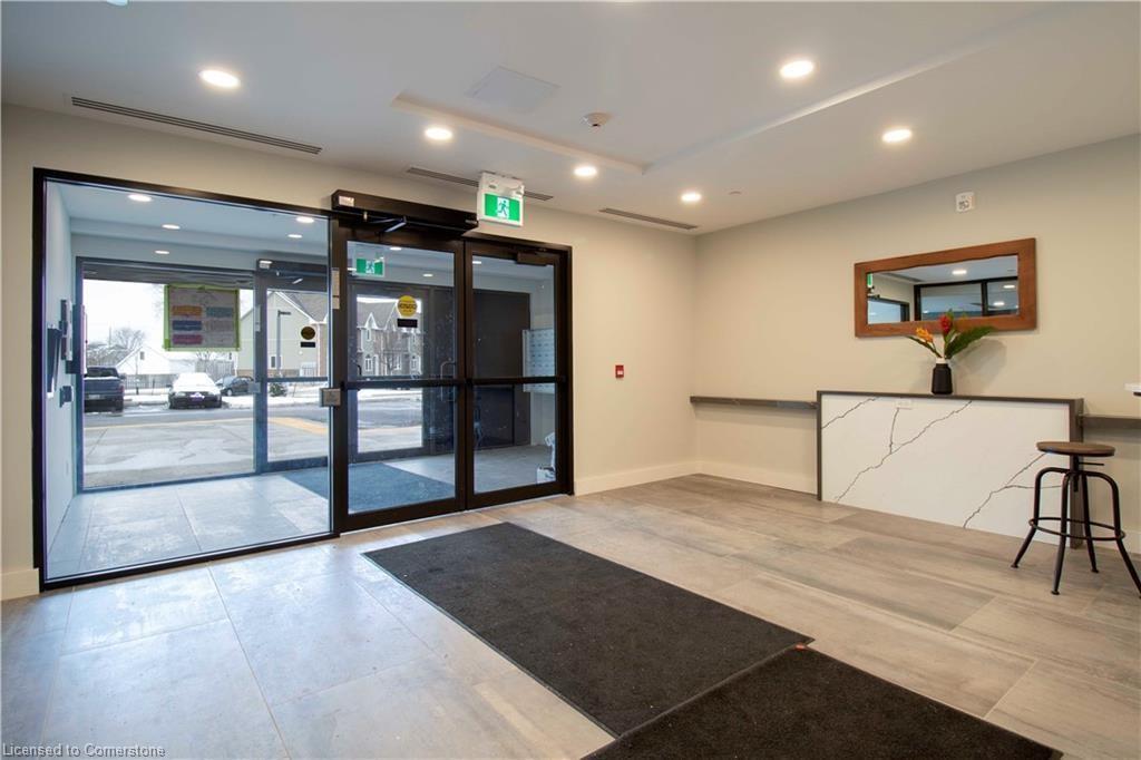 409-64 Main St N, Hagersville, ON - Indoor Photo Showing Other Room