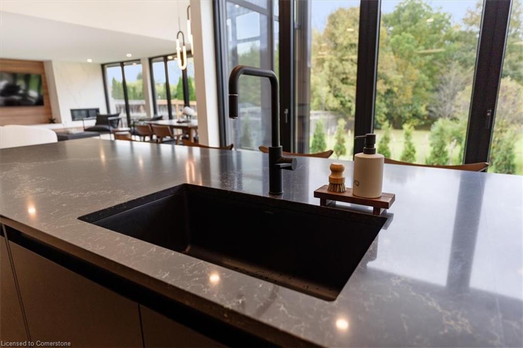 3207 Vivian Line 37, Stratford, ON - Indoor Photo Showing Kitchen