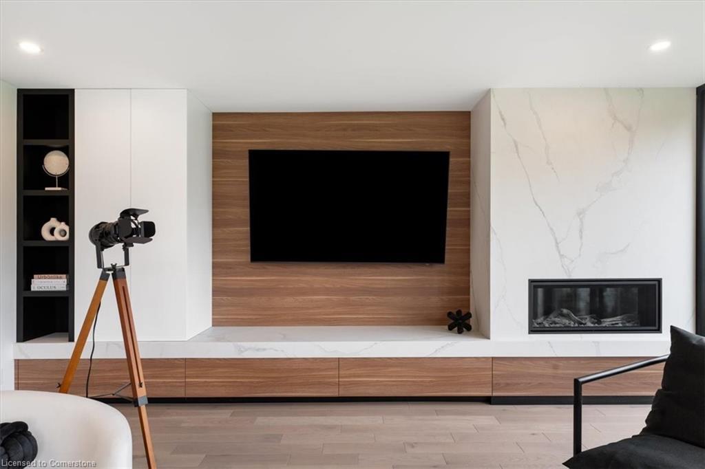 3207 Vivian Line 37, Stratford, ON - Indoor Photo Showing Living Room With Fireplace