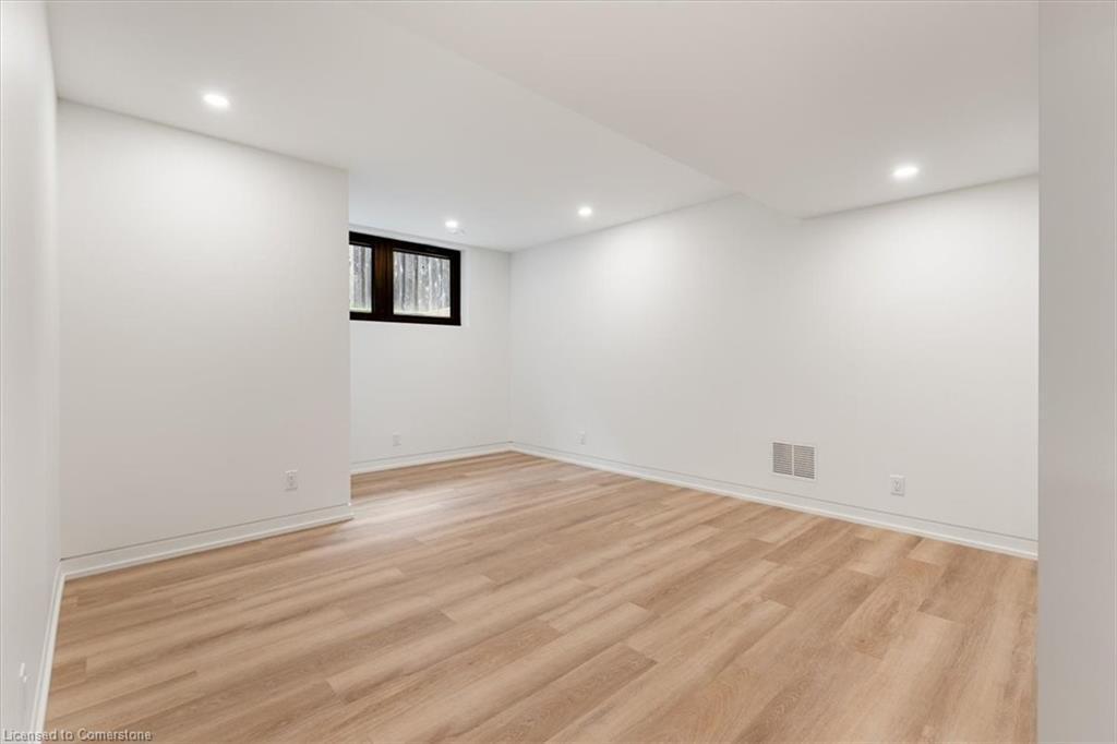 3207 Vivian Line 37, Stratford, ON - Indoor Photo Showing Other Room