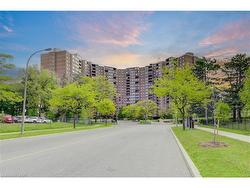 1109-716 The West Mall Etobicoke, ON M9C 4X6