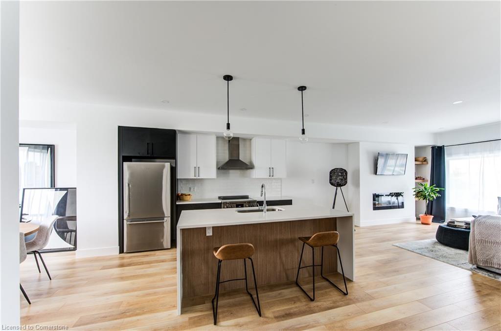 14-4222 Lismer Lane, London, ON - Indoor Photo Showing Kitchen With Double Sink