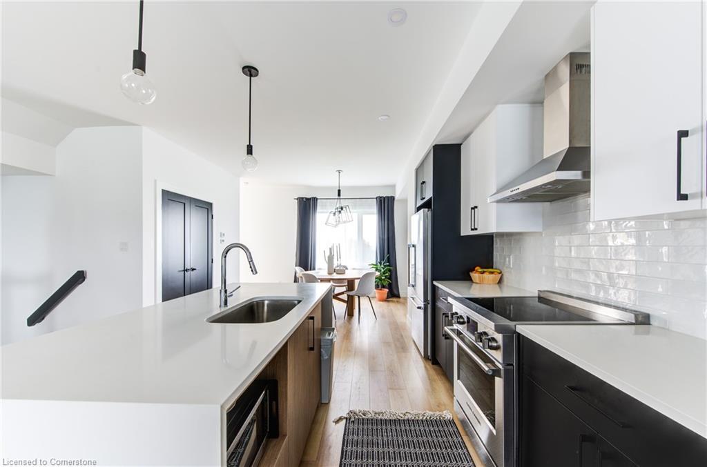 14-4222 Lismer Lane, London, ON - Indoor Photo Showing Kitchen With Upgraded Kitchen