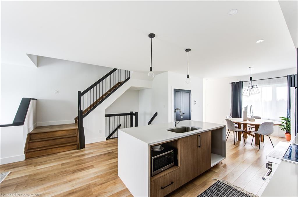 14-4222 Lismer Lane, London, ON - Indoor Photo Showing Kitchen