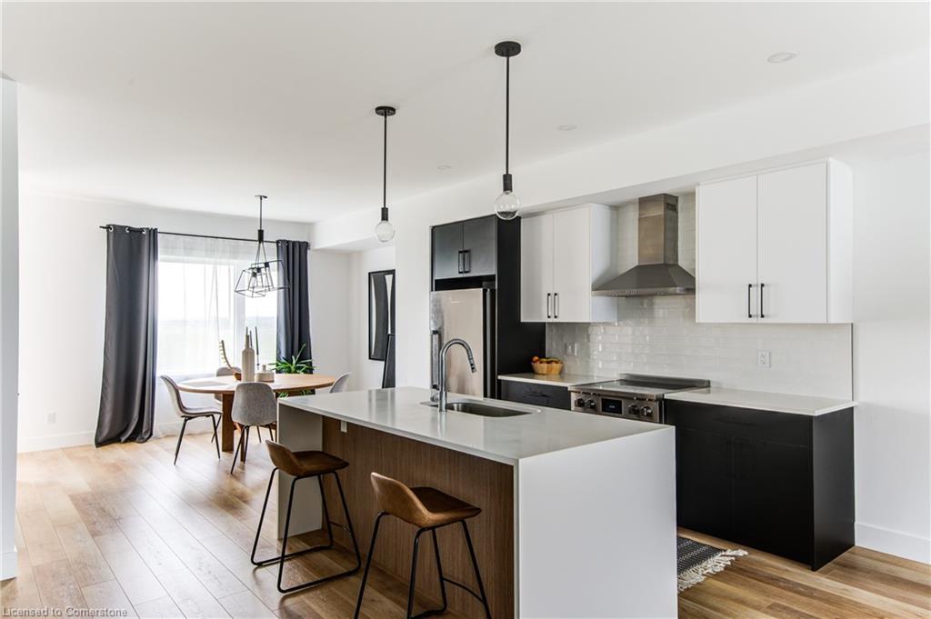 14-4222 Lismer Lane, London, ON - Indoor Photo Showing Kitchen With Upgraded Kitchen