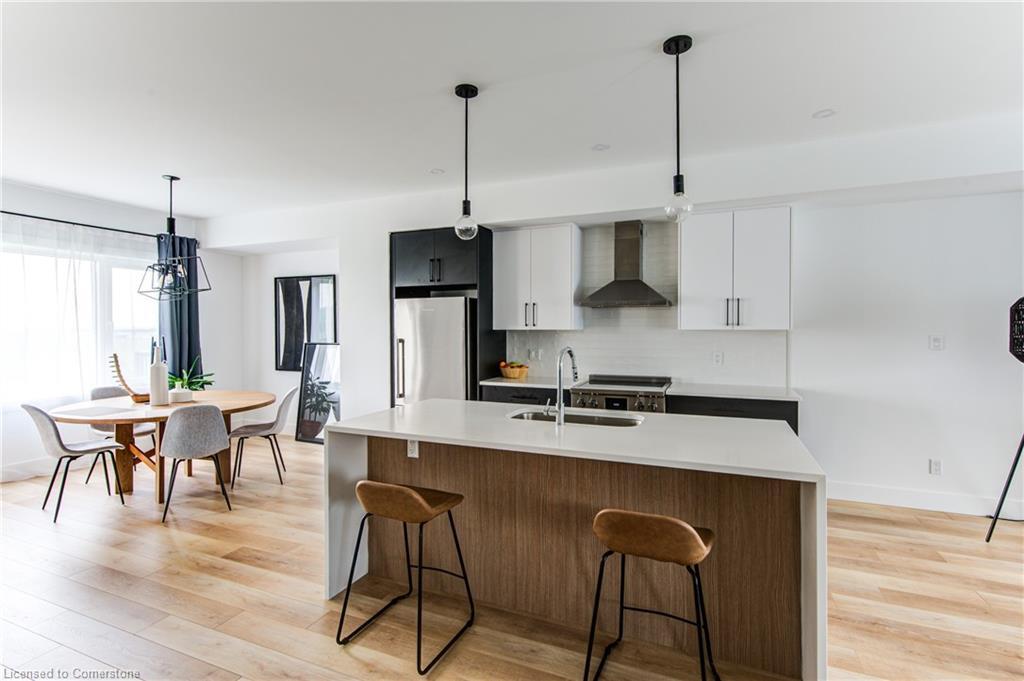 14-4222 Lismer Lane, London, ON - Indoor Photo Showing Kitchen With Double Sink With Upgraded Kitchen