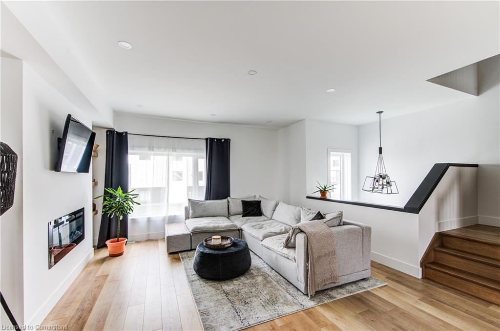 14-4222 Lismer Lane, London, ON - Indoor Photo Showing Living Room With Fireplace
