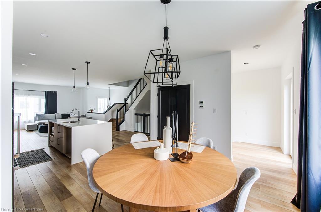 14-4222 Lismer Lane, London, ON - Indoor Photo Showing Dining Room