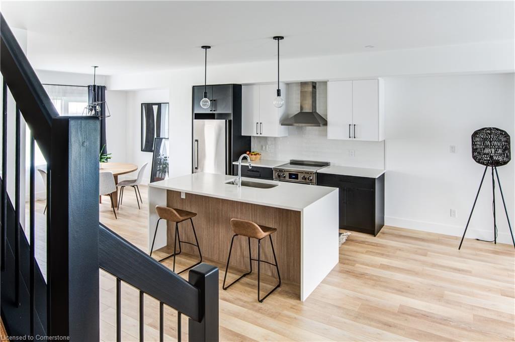 14-4222 Lismer Lane, London, ON - Indoor Photo Showing Kitchen With Upgraded Kitchen