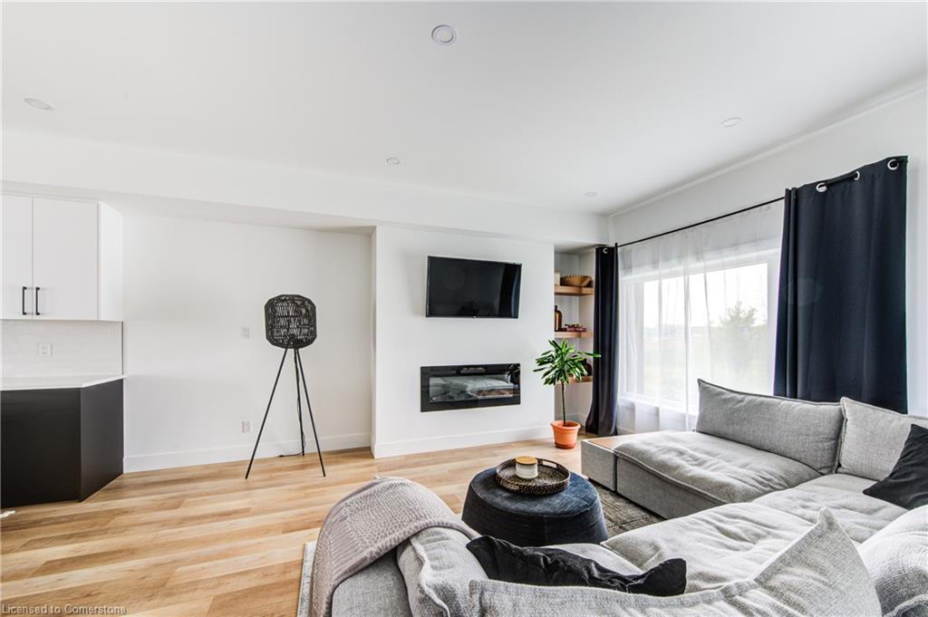 14-4222 Lismer Lane, London, ON - Indoor Photo Showing Living Room With Fireplace
