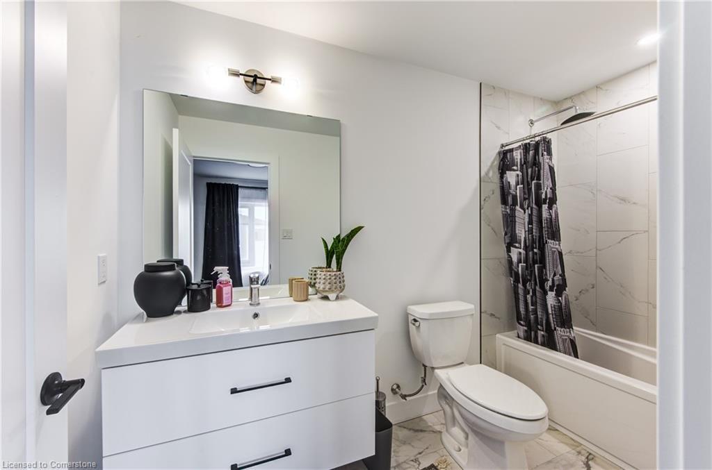 14-4222 Lismer Lane, London, ON - Indoor Photo Showing Bathroom