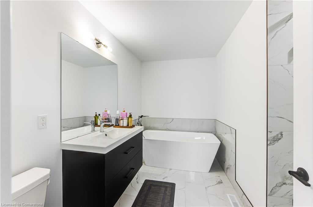 14-4222 Lismer Lane, London, ON - Indoor Photo Showing Bathroom
