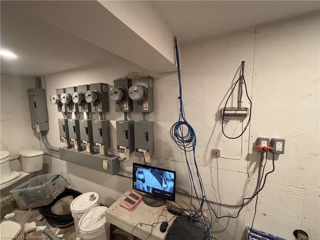 52 Barton Street E, Hamilton, ON