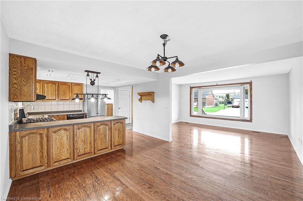 96 Elgin Street, Kawartha Lakes, ON - Indoor Photo Showing Kitchen