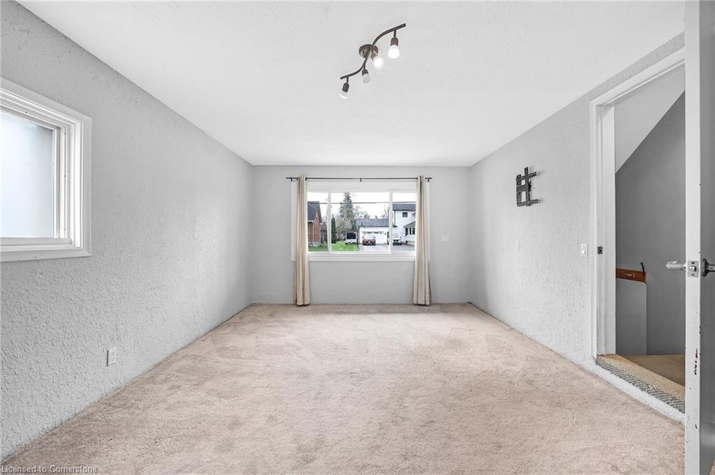 96 Elgin Street, Kawartha Lakes, ON - Indoor Photo Showing Other Room