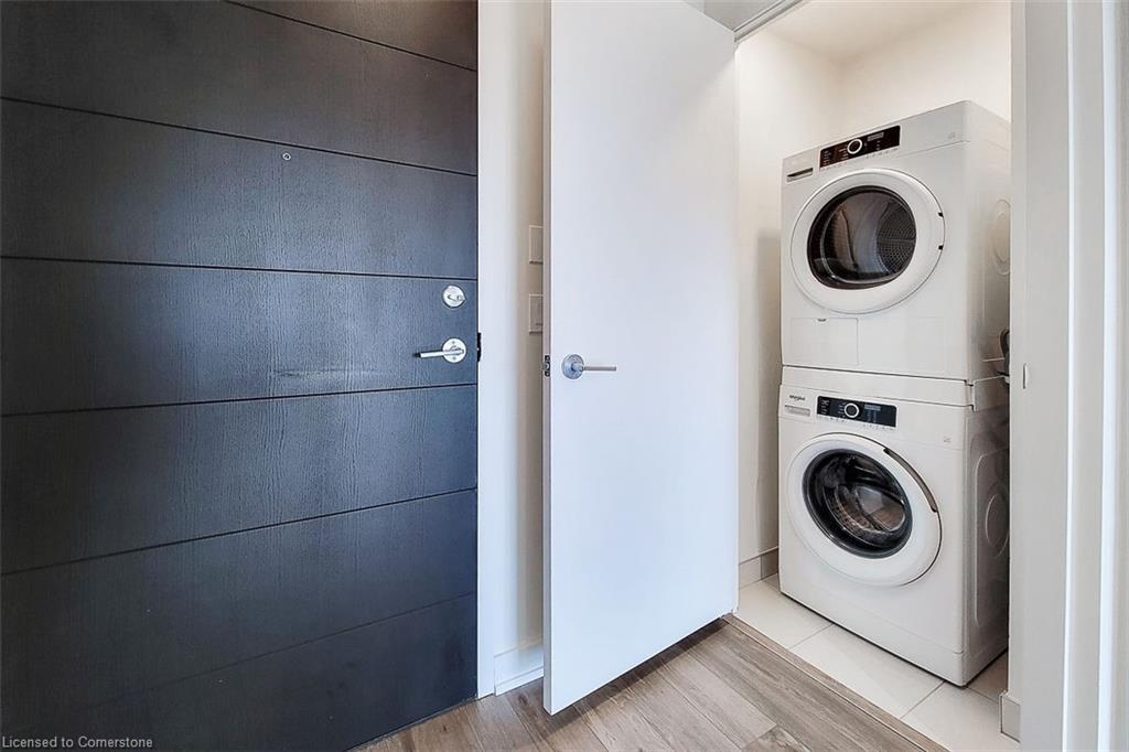 1119-212 King William Street, Hamilton, ON - Indoor Photo Showing Laundry Room