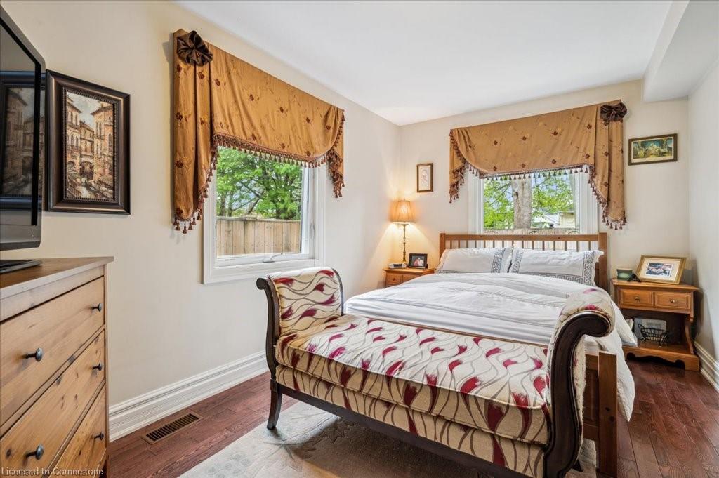 152 York Street, St. Catharines, ON - Indoor Photo Showing Bedroom