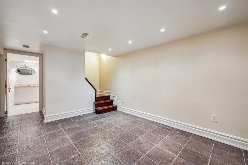 152 York Street, St. Catharines, ON - Indoor Photo Showing Other Room