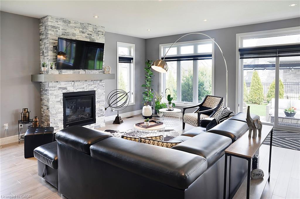 200 Juniper Street, Woodstock, ON - Indoor Photo Showing Living Room With Fireplace