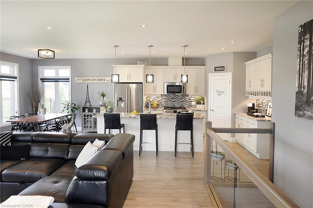 200 Juniper Street, Woodstock, ON - Indoor