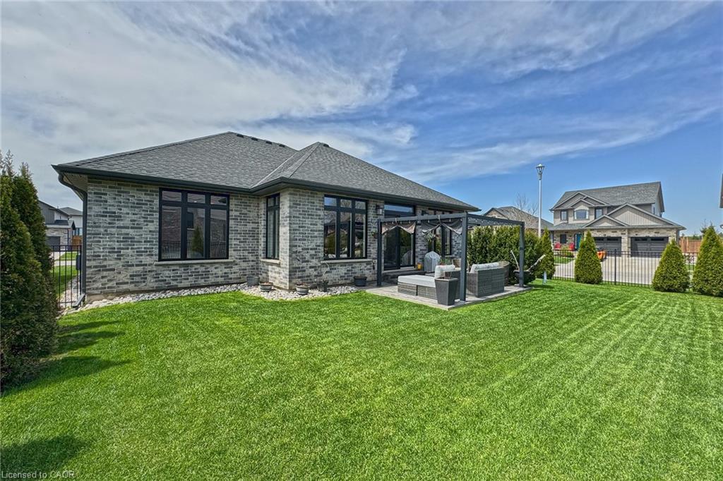 200 Juniper Street, Woodstock, ON - Outdoor