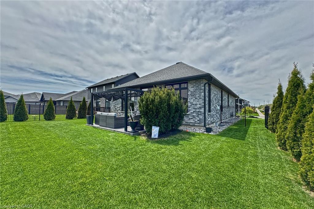 200 Juniper Street, Woodstock, ON - Outdoor